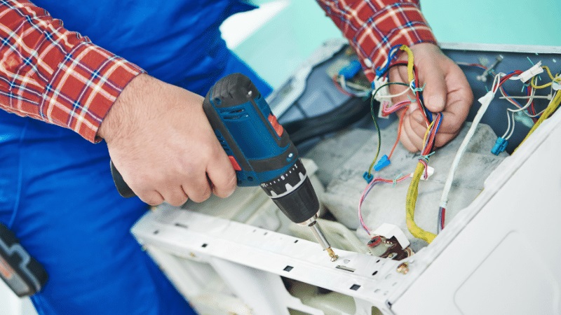 Beşiktaş Hotpoint Hotpoint çamaşır makinesi kart tamiri – Su almama arızası orijinal parça ile giderildi. - Teknik servis örneği